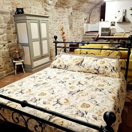 O Rosa Bella Appartamento Via Savelli Della Porta 24 Gubbio Esterno foto